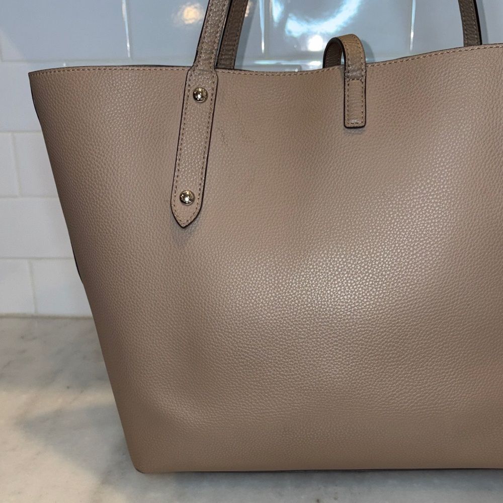 COACH Purse Bag Market Tote Polished Pebble Leather Turnlock Taupe Neutral - Picture 5 of 16